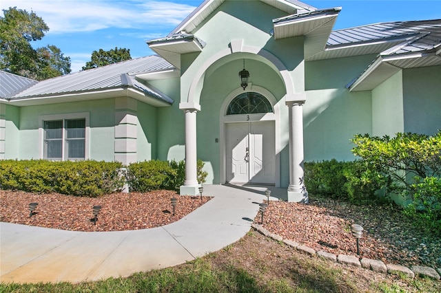 view of property entrance