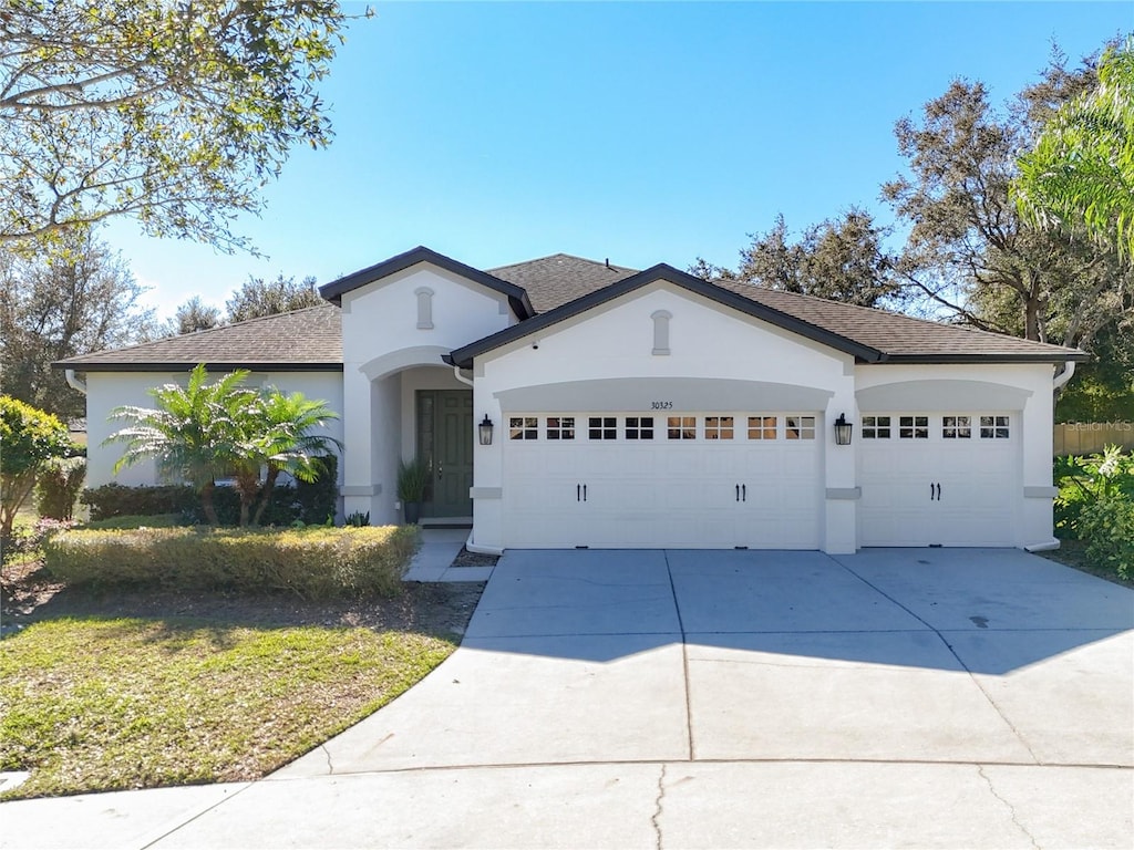 view of front facade featuring a garage