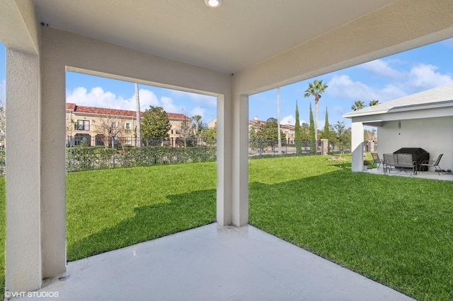 view of yard featuring a patio