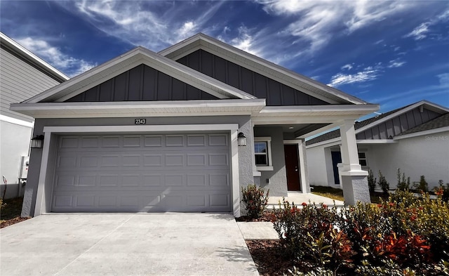 view of front facade with a garage