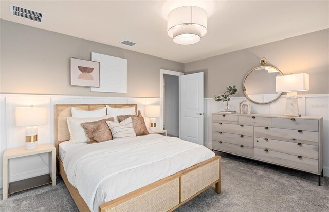 bedroom with carpet flooring