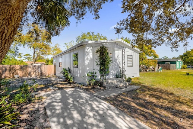 view of front of home with a front yard