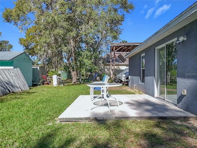 view of yard with a patio