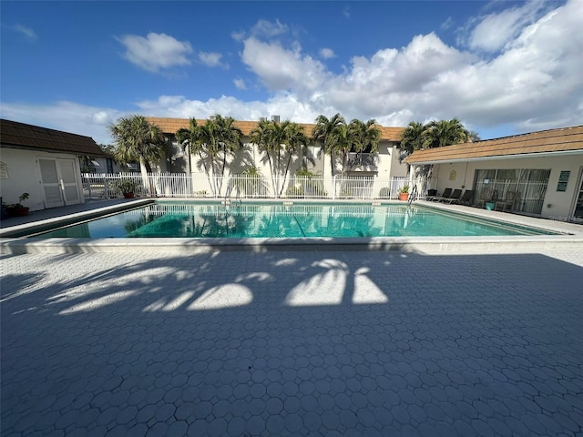 view of swimming pool