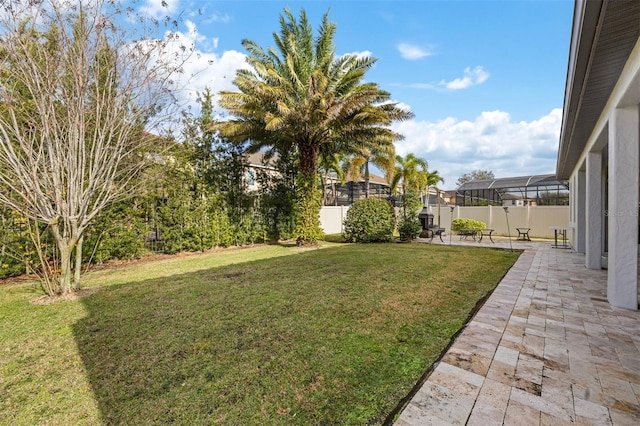 view of yard featuring a patio area