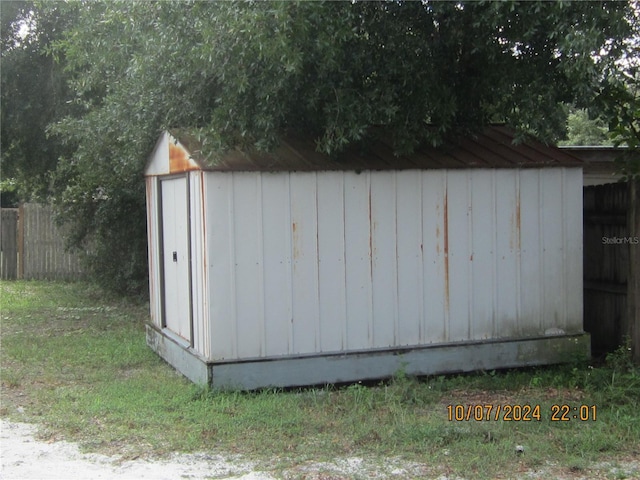 view of outbuilding