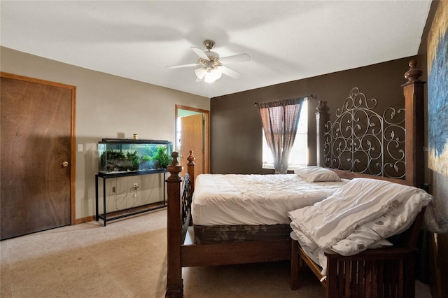 bedroom with ceiling fan