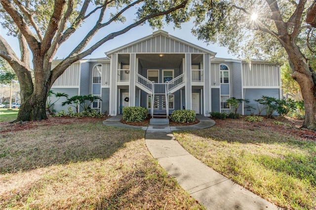 view of front of house with a front yard