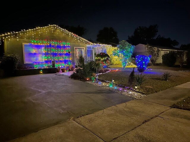 view of front of property