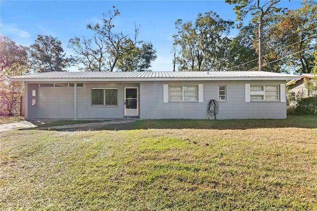 ranch-style house featuring a front lawn