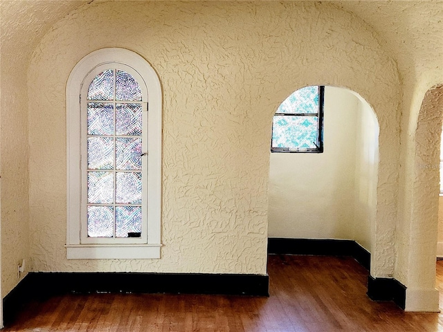 details with hardwood / wood-style flooring