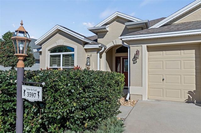 view of front of house with a garage