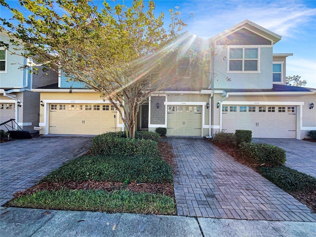 view of front of property featuring a garage