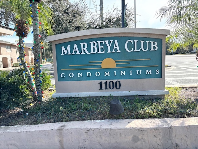 view of community / neighborhood sign