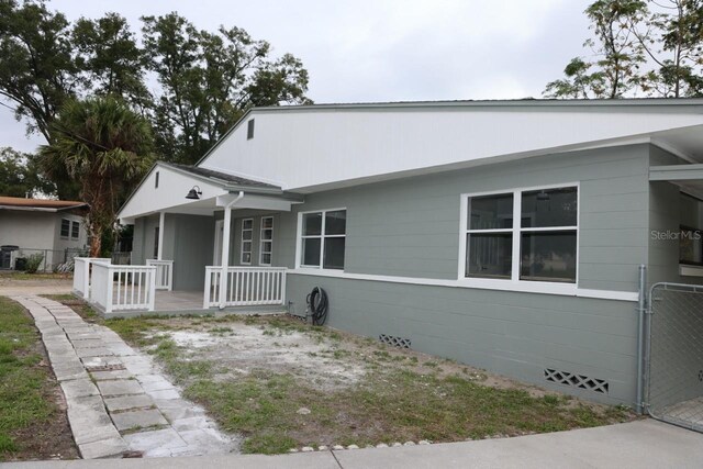 view of front of house with covered porch