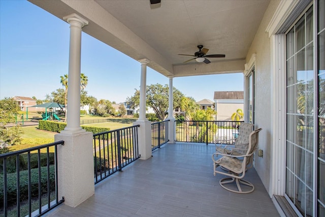 balcony featuring ceiling fan