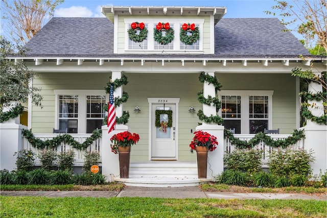 view of front facade with covered porch