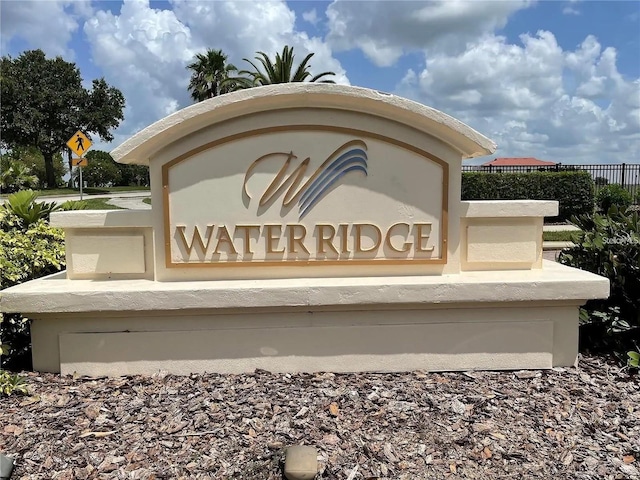 view of community / neighborhood sign