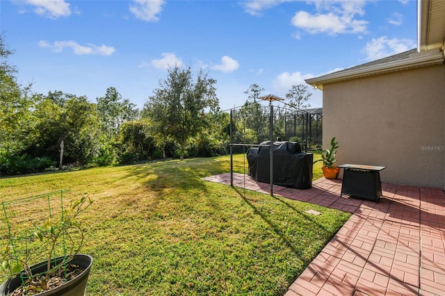 view of yard featuring a patio