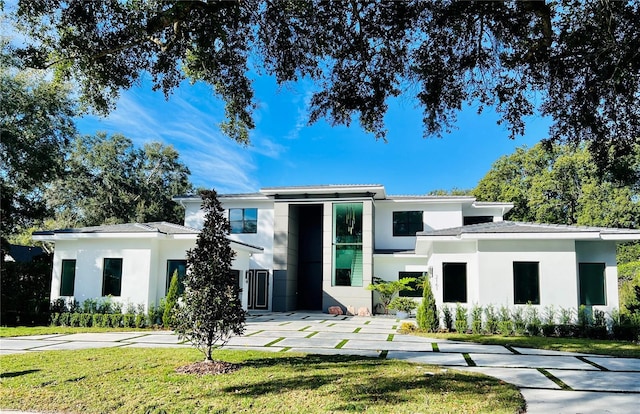 view of front of house with a front yard