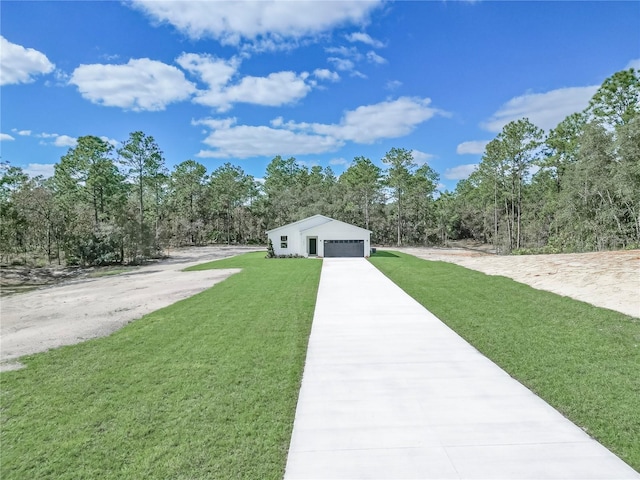 view of front of property with a front yard