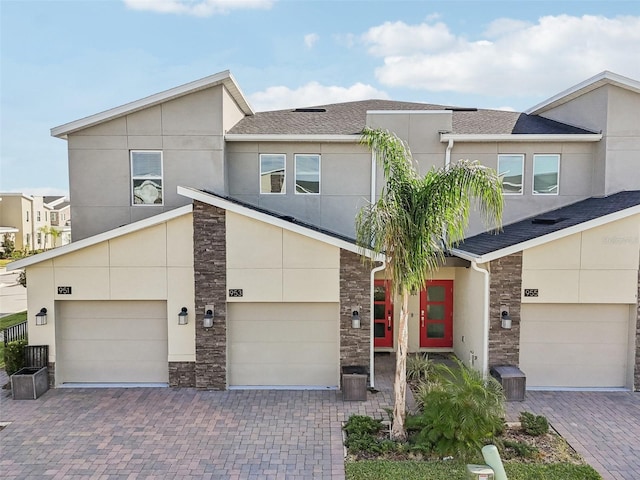 view of front facade with a garage