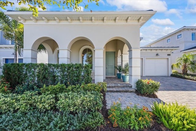 view of front of house featuring a garage