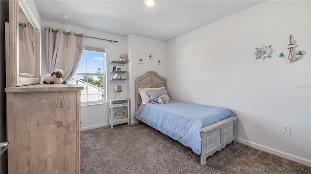 bedroom featuring carpet floors