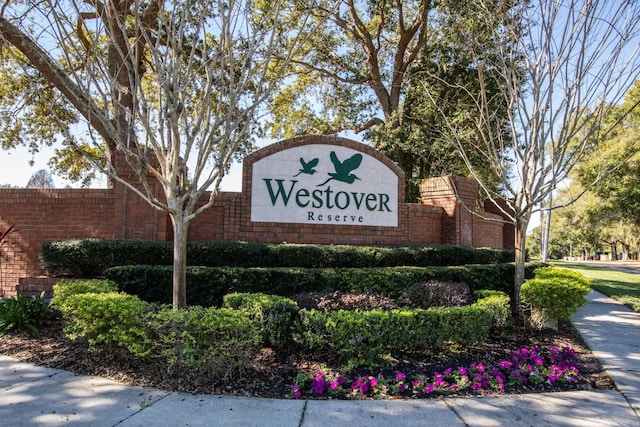 view of community / neighborhood sign