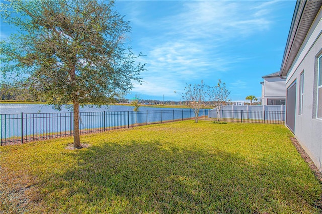 view of yard featuring a water view