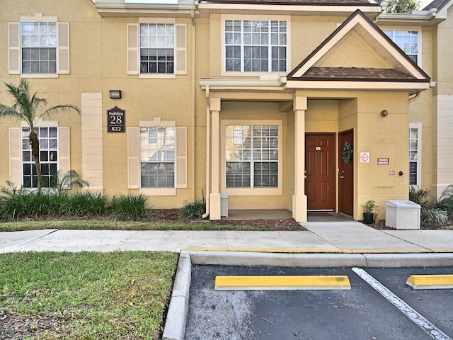 view of front facade