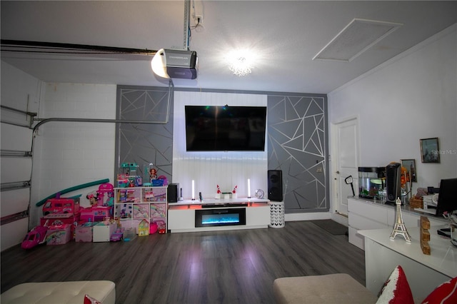 881 Orchid Grove Blvd, Davenport, FL 33837 - garage featuring a garage door opener