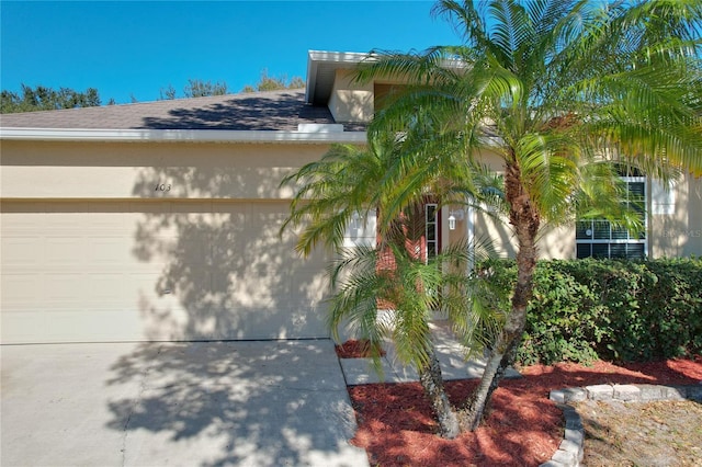 view of front facade featuring a garage