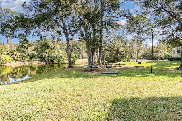 view of yard featuring a water view