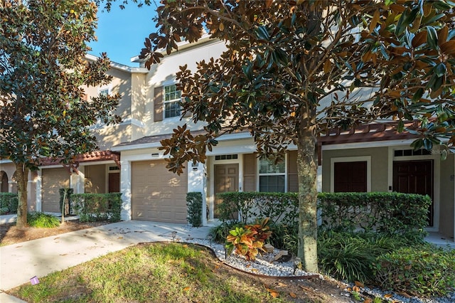 view of front facade featuring a garage