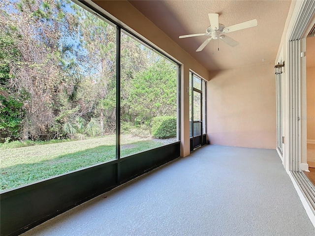 1300 Gilford Point Ln Unit 1300, Davenport, FL 33896 - unfurnished sunroom featuring a ceiling fan