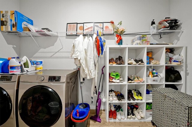 3359 Hanging Tide St, Winter Garden, FL 34787 - laundry room featuring independent washer and dryer