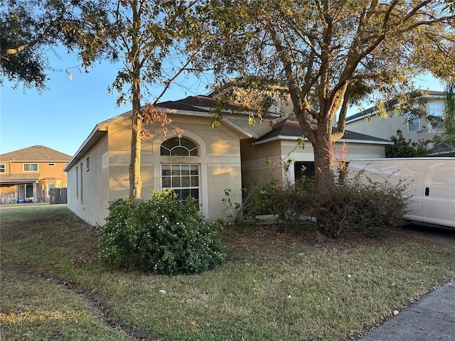 view of front of property with a front yard