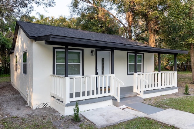 view of front of property featuring a porch