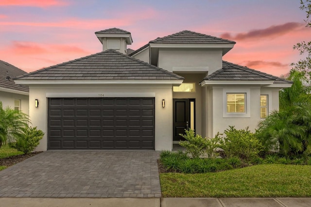 view of front facade with a garage