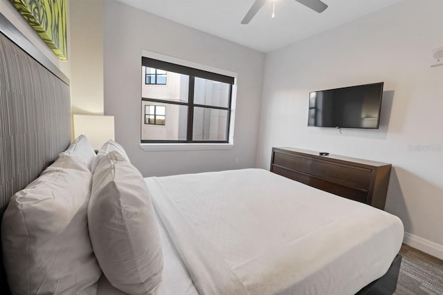 bedroom with ceiling fan