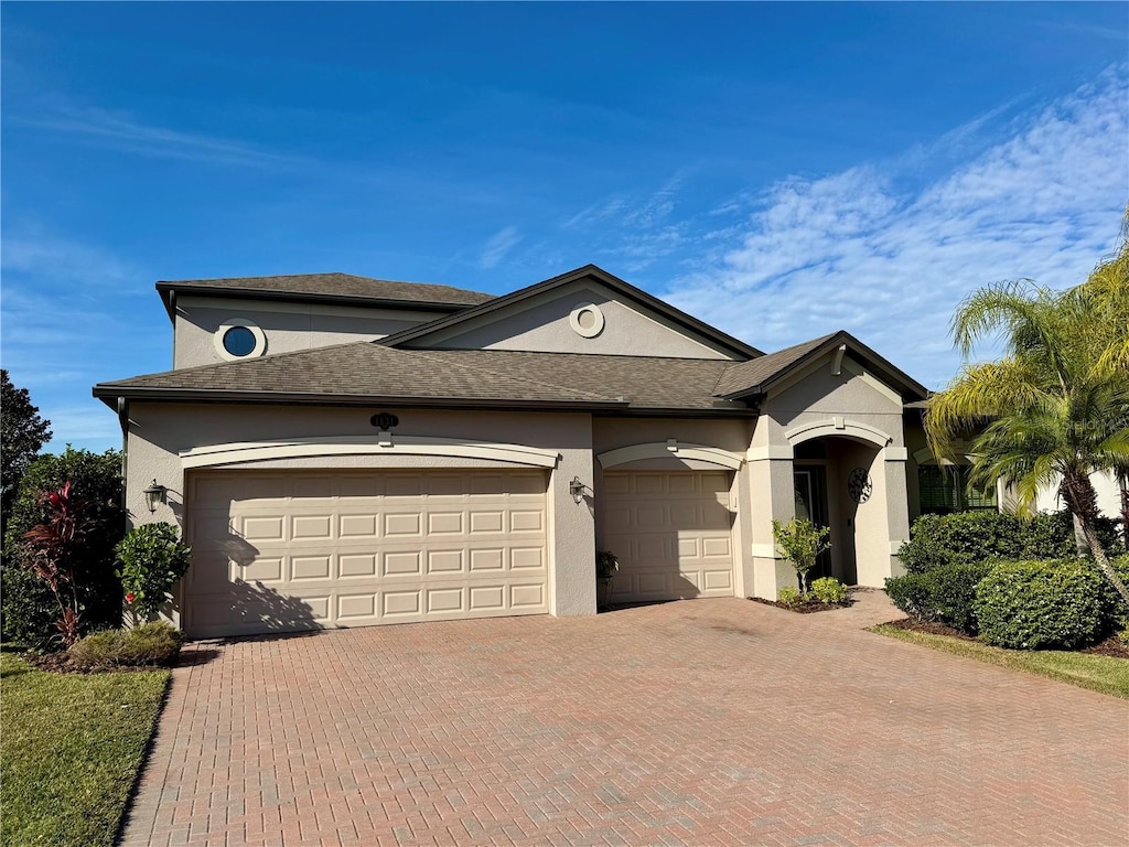 view of front facade featuring a garage