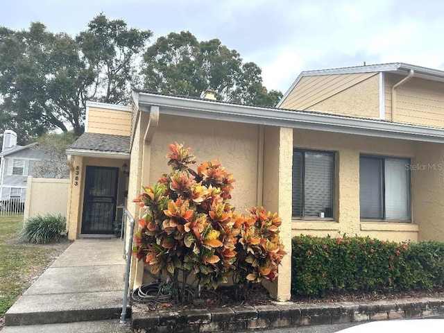 view of front of property