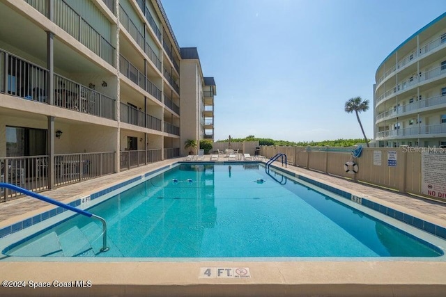 view of swimming pool