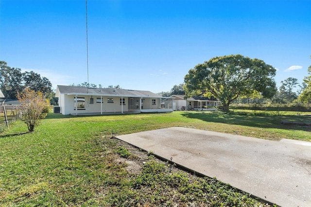 view of yard with a patio