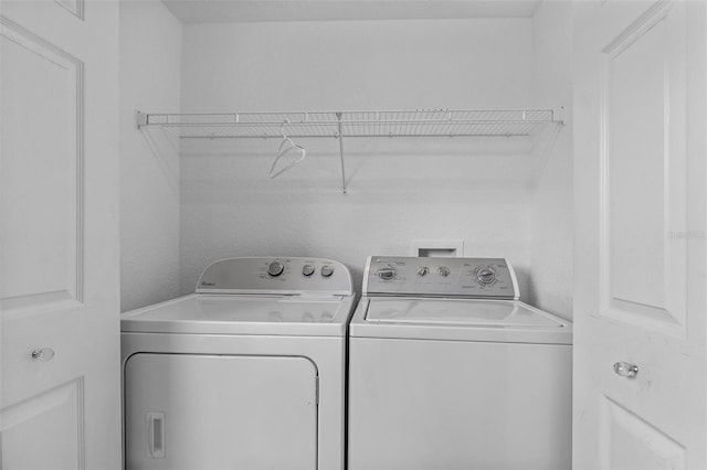 4112 Aberdeen Ln, Lake Wales, FL 33859 - washroom featuring washing machine and clothes dryer