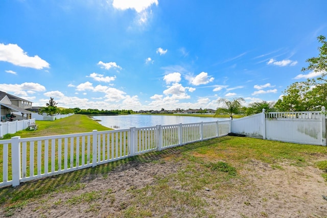 view of yard featuring a water view