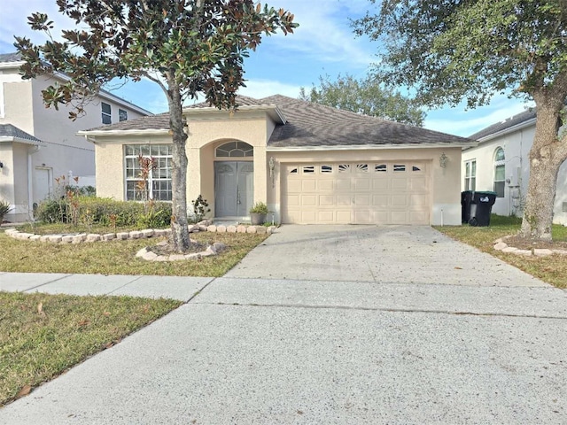 view of front facade featuring a garage