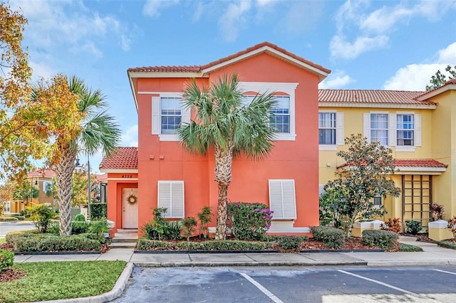 view of mediterranean / spanish-style home