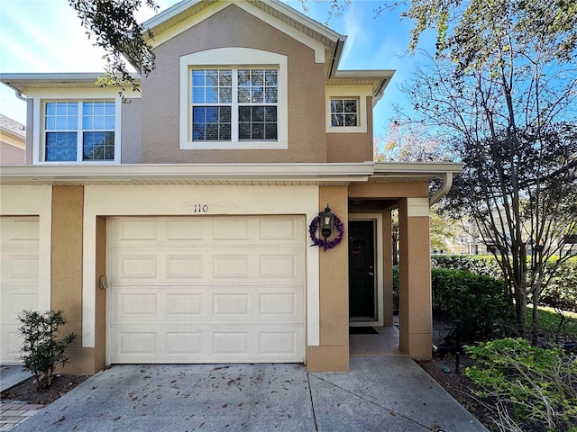 view of front facade featuring a garage